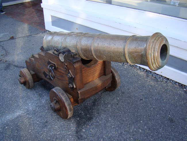 An early 19th century Danish 2 pound naval cannon known as a “Falcon“ — image 3